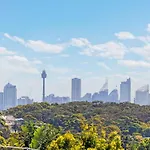 Whispering Pines With 4 Bedroom In Vaucluse