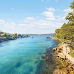 Whispering Pines With 4 Bedroom In Vaucluse