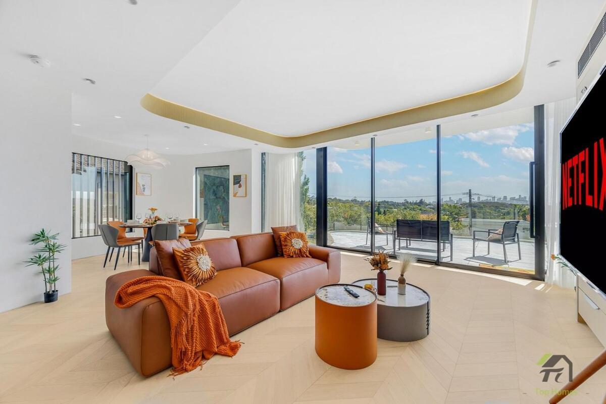 Whispering Pines With 4 Bedroom In Vaucluse Holiday home